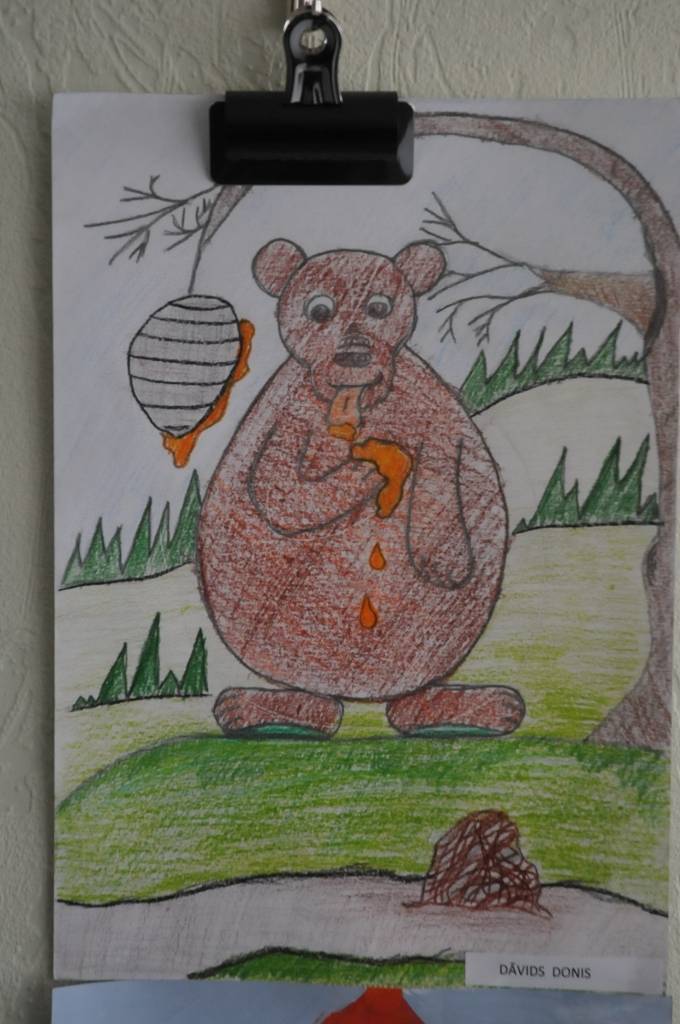 Pāvilostas bibliotēka  katru gadu rīko vairākas Pāvilostas Mākslas skolas audzēkņu darbu izstādes, stāsta bibliotēkas vadītāja Mairita Vītola. Šogad šī ir pirmā izstāde, jo skolā notika remontdarbi un tā bija pārcelta uz Pāvilostas...
Autors: Ieva Kupše