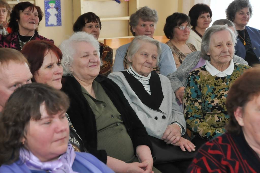 Otrdien, 9. aprīlī, Krotes Kronvalda Ata pamatskolā notika tradicionālais svētku lielkoncerts un mielasts vecvecākiem un pagasta pensionāriem. Priekšnesumus bija sagatavojuši gan klašu audzēkņi, gan pirmsskolnieki, savukārt pēc koncerta...
Autors: Ilze Vainovska