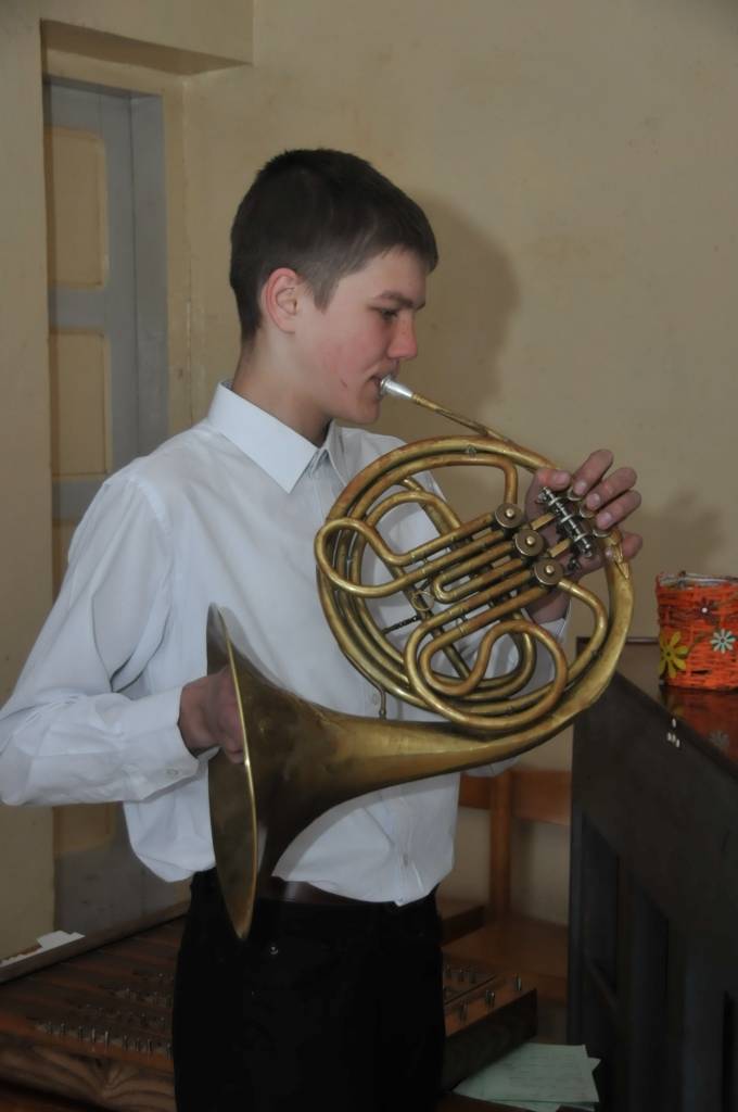 Otrdien, 9. aprīlī, Krotes Kronvalda Ata pamatskolā notika tradicionālais svētku lielkoncerts un mielasts vecvecākiem un pagasta pensionāriem. Priekšnesumus bija sagatavojuši gan klašu audzēkņi, gan pirmsskolnieki, savukārt pēc koncerta...
Autors: Ilze Vainovska