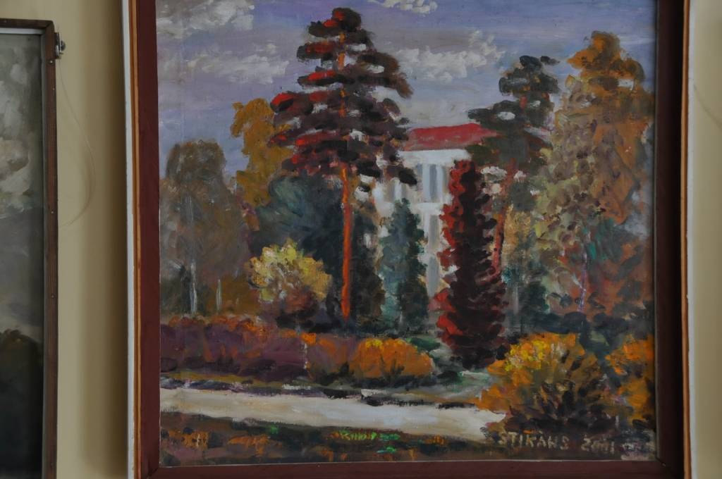 Rucavas jubilejas mēnesī krāšņā izstādē kultūras nama zālē līdz ar novadpētniecības ekspozīciju skatāmi dažādu mākslinieku darbi, bet plaša personālizstāde veltīta Jānim Stikānam, kurš 25 gadus strādājis Rucavas vidusskolā par zīmēšanas,...
Autors: Ilze Vainovska