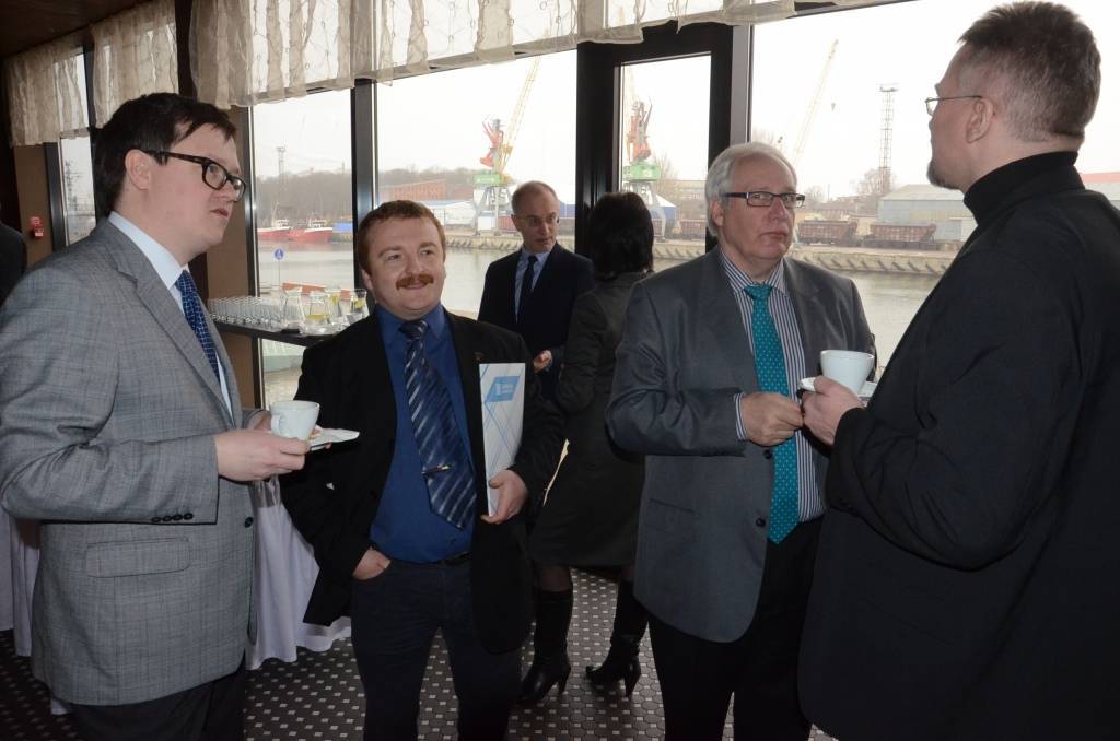 Liepājā viesnīcas "Promenade hotel" konferenču zālē 5. aprīlī notiek zinātniski praktiska konference "Kā nodrošināt globāli konkurētspējīgu augstāko izglītību Latvijas attīstības centros?", kurā piedalās vairāk nekā 100 augstākās...
Autors: ReKurZeme, portāls
