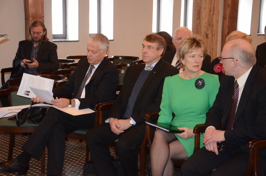 Liepājā viesnīcas "Promenade hotel" konferenču zālē 5. aprīlī notiek zinātniski praktiska konference "Kā nodrošināt globāli konkurētspējīgu augstāko izglītību Latvijas attīstības centros?", kurā piedalās vairāk nekā 100 augstākās...
Autors: ReKurZeme, portāls