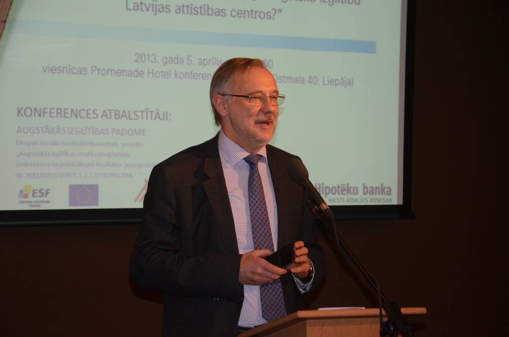 Liepājā viesnīcas "Promenade hotel" konferenču zālē 5. aprīlī notiek zinātniski praktiska konference "Kā nodrošināt globāli konkurētspējīgu augstāko izglītību Latvijas attīstības centros?", kurā piedalās vairāk nekā 100 augstākās...
Autors: ReKurZeme, portāls