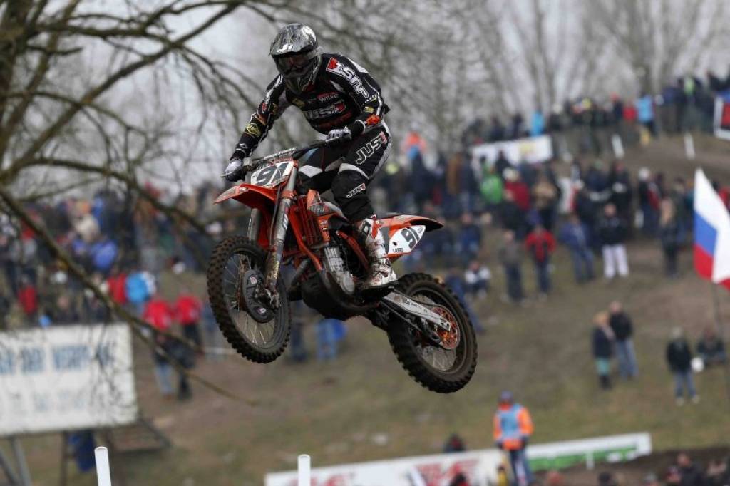 Autors: Ray Archer, www.steveturnerracing.com