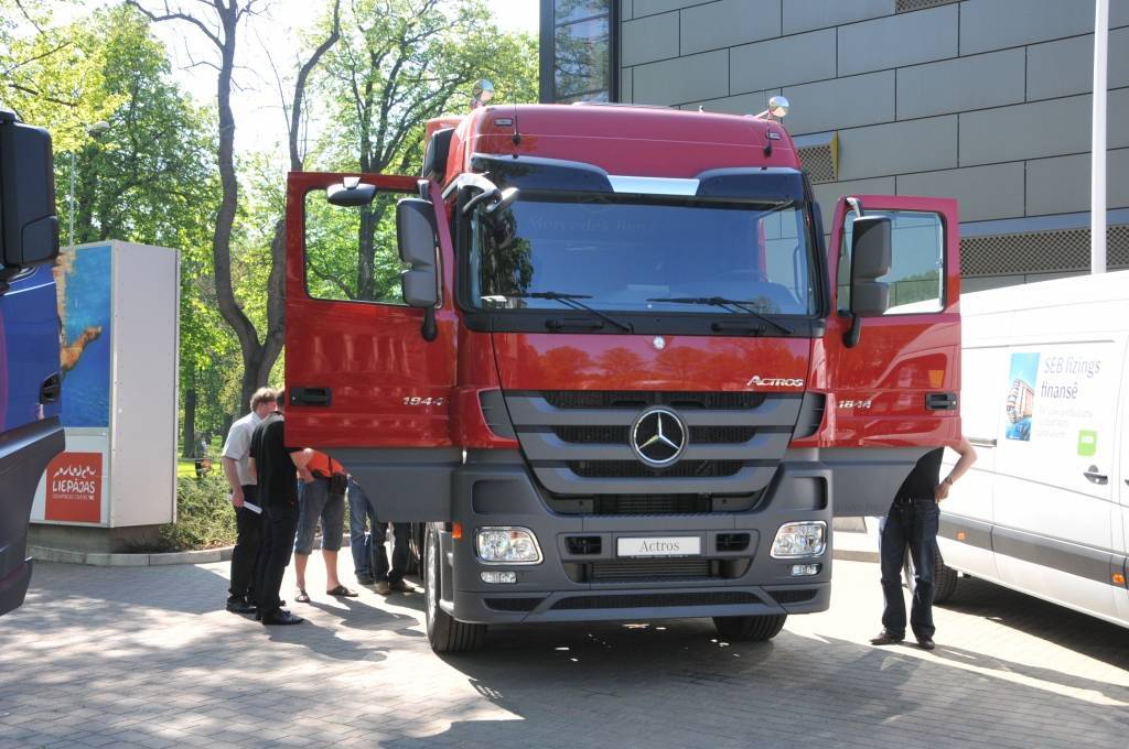 No 20. līdz 23. maijam jaunākie Mercedes-Benz komerctransporta modeļi apceļo Latviju Domenikss rīkotajā tūrē, kuras laikā arī ikviens interesents varēs veikt izmēģinājuma braucienus un saņemt profesionālu ekspertu konsultācijas.

Tūres...
Autors: ReKurZeme, portāls