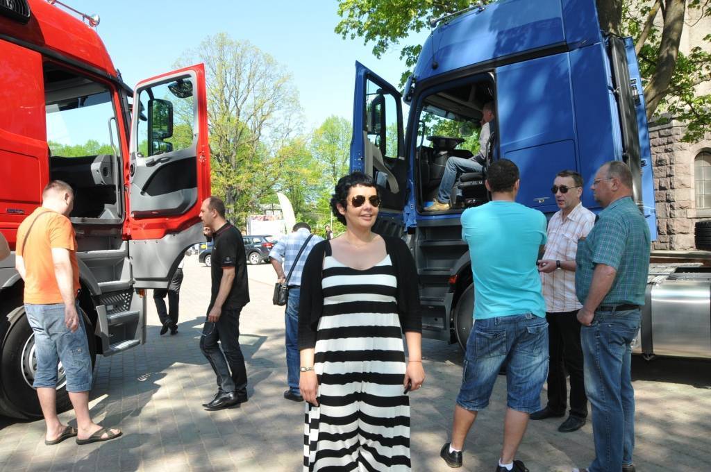 No 20. līdz 23. maijam jaunākie Mercedes-Benz komerctransporta modeļi apceļo Latviju Domenikss rīkotajā tūrē, kuras laikā arī ikviens interesents varēs veikt izmēģinājuma braucienus un saņemt profesionālu ekspertu konsultācijas.

Tūres...
Autors: ReKurZeme, portāls