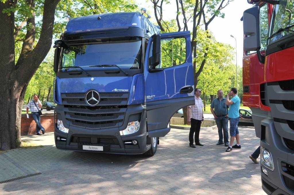 No 20. līdz 23. maijam jaunākie Mercedes-Benz komerctransporta modeļi apceļo Latviju Domenikss rīkotajā tūrē, kuras laikā arī ikviens interesents varēs veikt izmēģinājuma braucienus un saņemt profesionālu ekspertu konsultācijas.

Tūres...
Autors: ReKurZeme, portāls