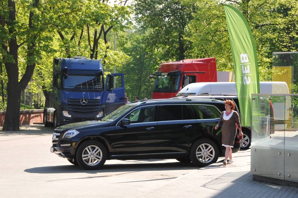 No 20. līdz 23. maijam jaunākie Mercedes-Benz komerctransporta modeļi apceļo Latviju Domenikss rīkotajā tūrē, kuras laikā arī ikviens interesents varēs veikt izmēģinājuma braucienus un saņemt profesionālu ekspertu konsultācijas.

Tūres...
Autors: ReKurZeme, portāls