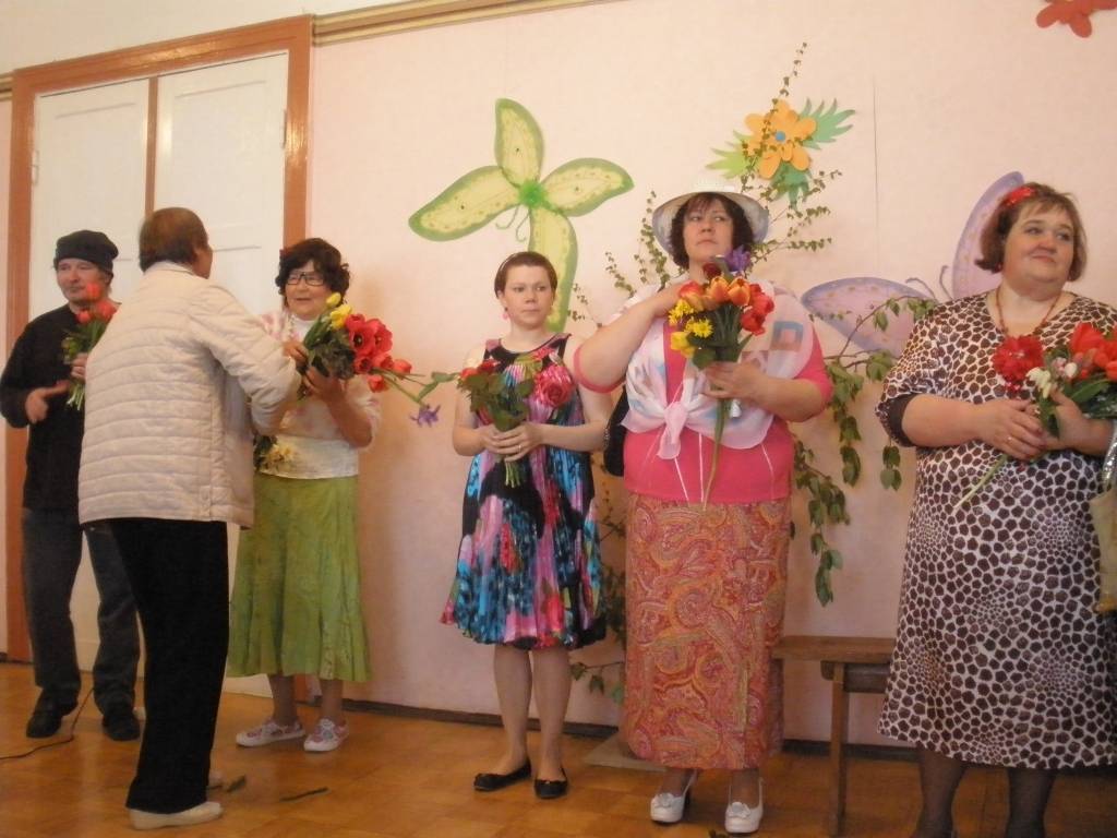 Pirmizrādi piedzīvojusi Solvitas Aigares sarakstītā un Vecpils amatierteātrī iestudētā luga "Vai, mīļā!", kas no pērnā viencēliena izaugusi par divcēlienu komēdiju ar politiskām kaislībām līdz pat "Strazdbūrim" un partijas "Platā taka"...
Autors: Ilze Vainovska