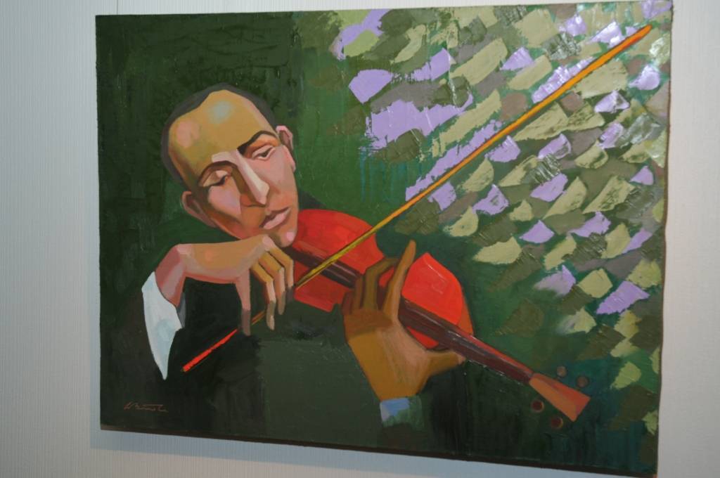 UPB izstāžu galerijā, Dzintaru ielā 19, Liepājā, skatāma mākslinieces Lienes Bernātes personālizstāde "LŪDZU MŪZIKU!".
Personālizstādes pamatā ir vizuāla impresija no ceļošanas youtube.com vidē, kur par mūzikas vēstures ceļojumu kalpo...
Autors: ReKurZeme, portāls