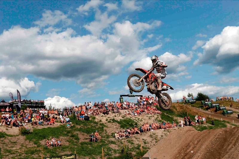 Autors: Ray Archer, www.steveturnerracing.com