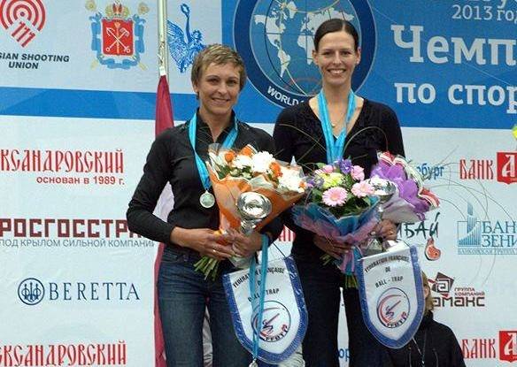 Liepājas šāvēja Iveta Galecka (pa labi) uz goda pjedestāla otrā pakāpiena.
Autors: No Ivetas Galeckas arhīva