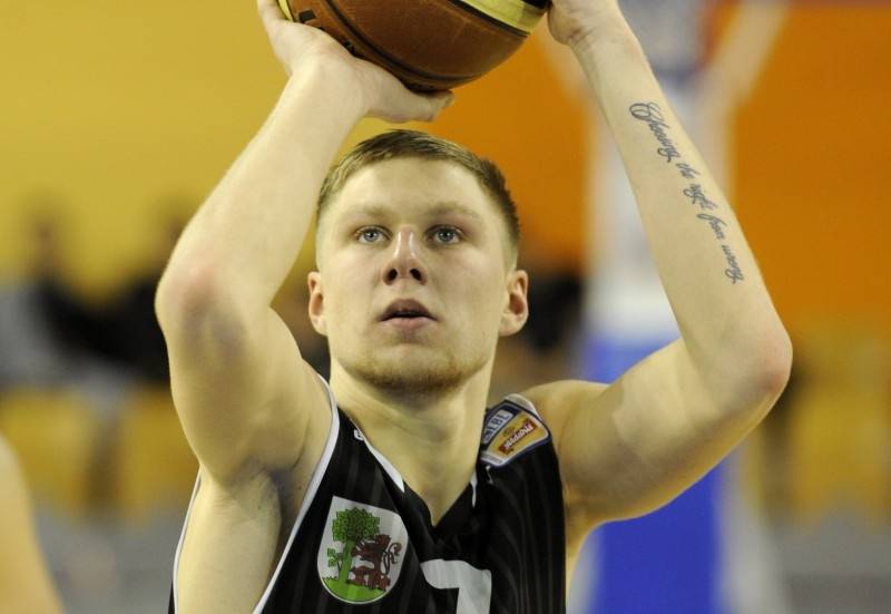 Autors: Romāns Kokšarovs F64, Sporta Avīze