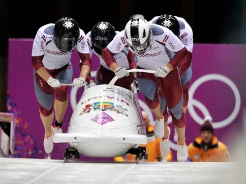 Autors: Romāns Kokšarovs, F64