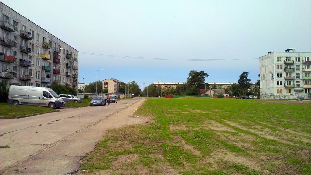 Baltijas ielas 15/17 rekultivētā teritorija uzlabojusi dzīves vidi un ainavu, ko vislabāk droši vien spēj novērtēt karostnieki.
