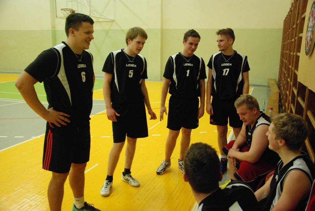 "Hasenpoth Stabendrill" basketbolisti piedzīvojuši pirmo zaudējumu. 
Autors: Uldis Dobelis