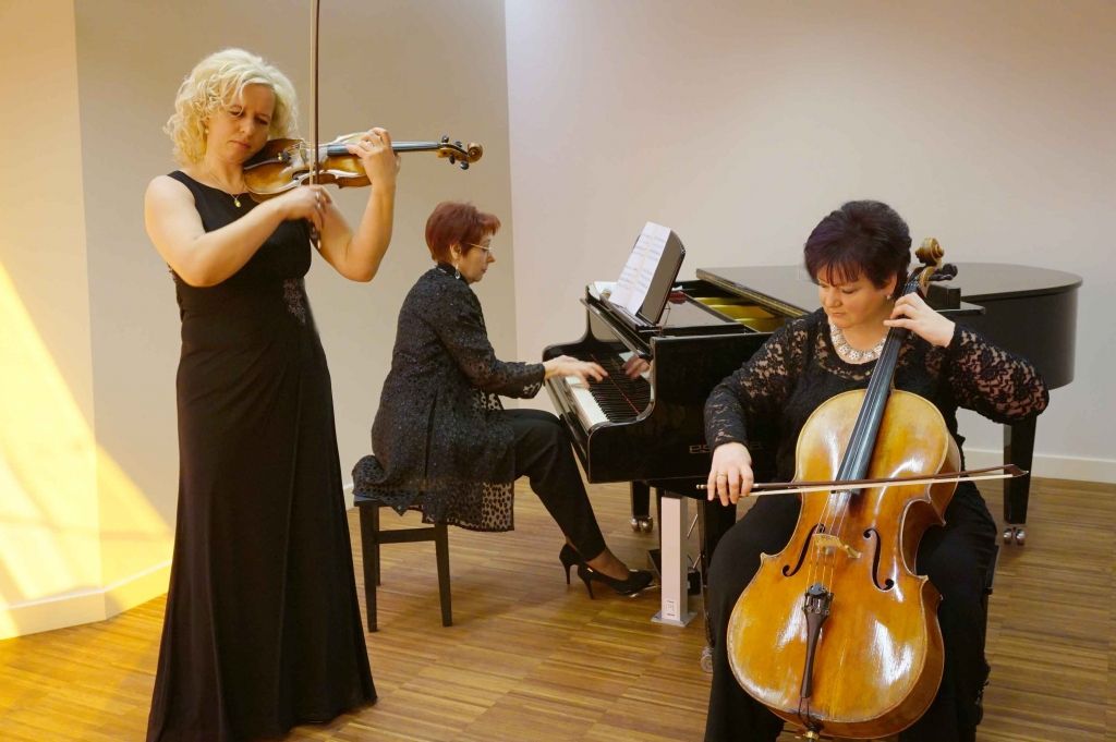 Autors: No Liepājas trio arhīva