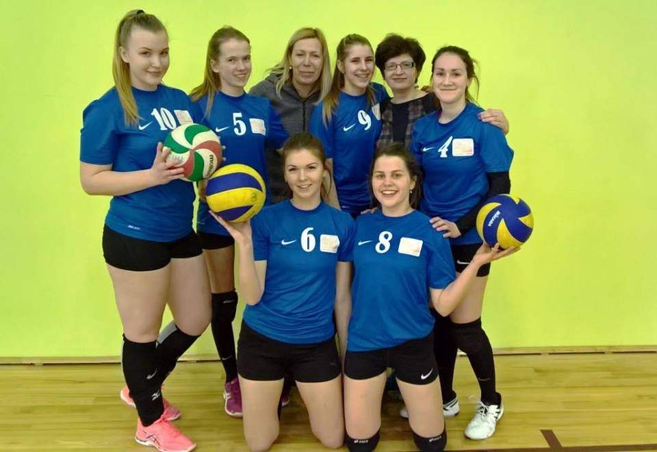 Liepājas valsts 1.ģimnāzijas komanda.