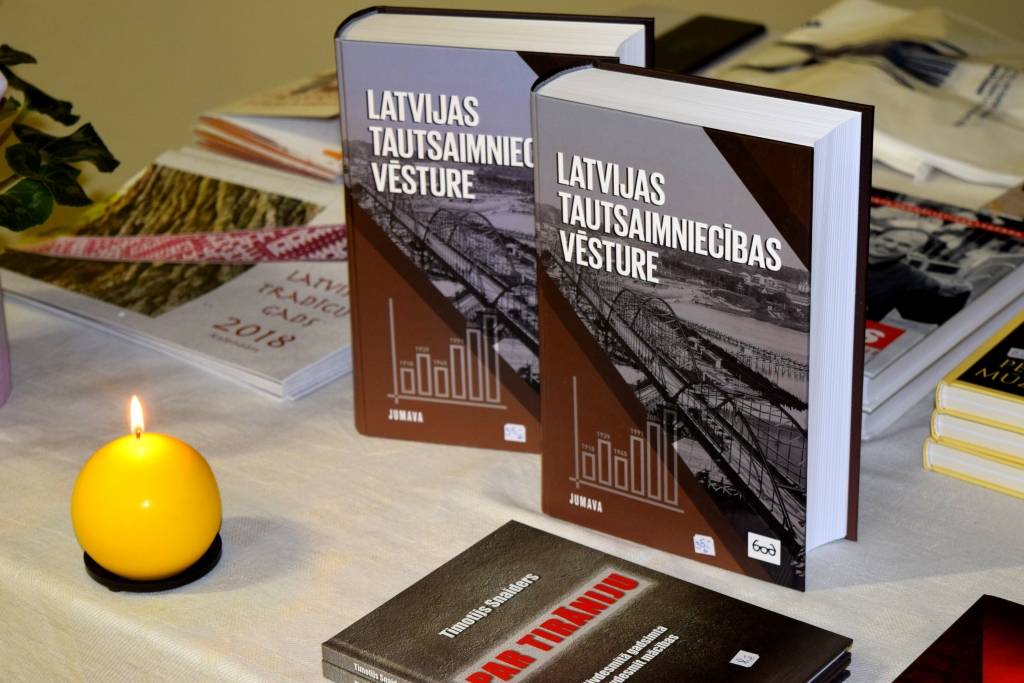 Autors: publicitātes