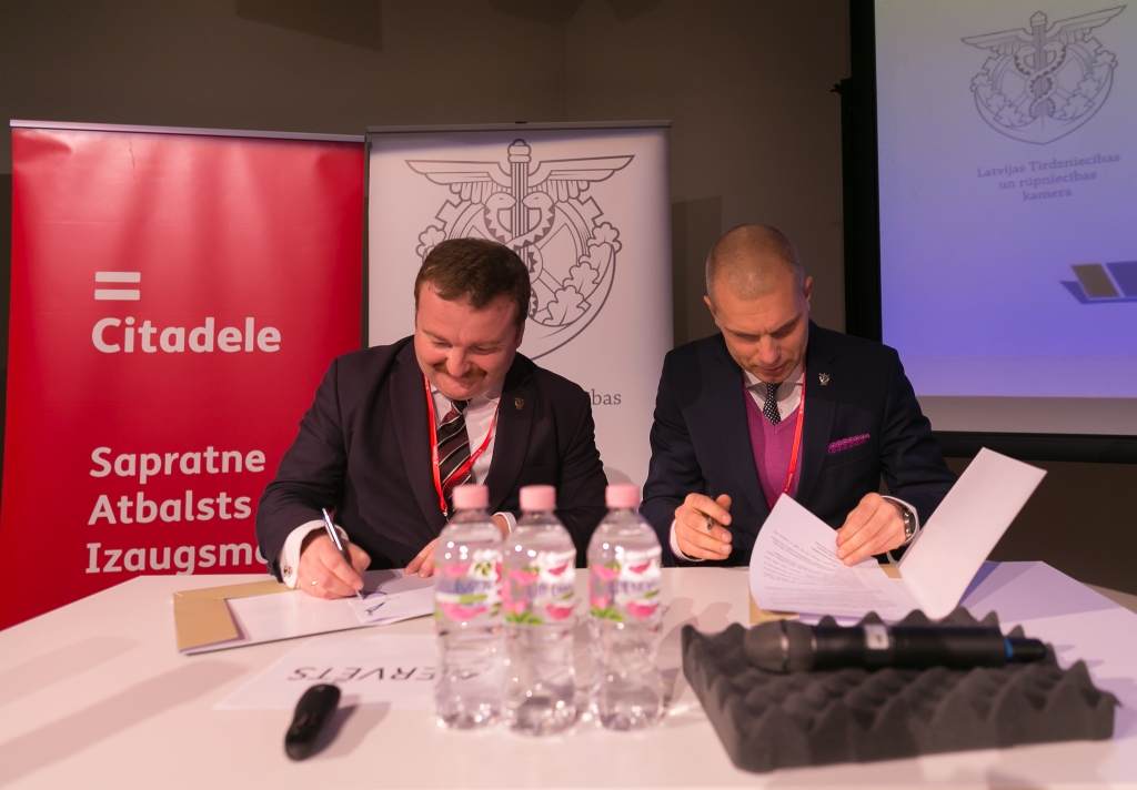 Sadarbības līguma parakstīšana starp Liepājas pašvaldību un Latvijas Tirdzniecības un rūpniecības kameru.