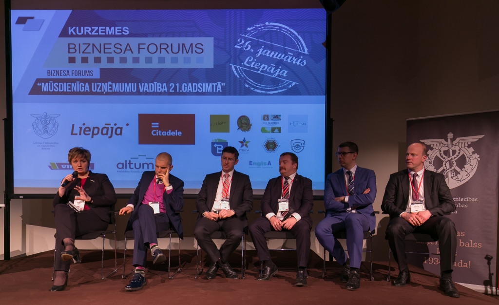 Paneļdiskusija par reģiona uzņēmējdarbības attīstības iespējām, demogrāfiskās situācijas un izglītības ietekmi uz ekonomikas attīstību: Liepājas pilsētas Domes priekšsēdētāja vietnieks tūrisma un investīciju jautājumos Ģirts Kronbergs, LTRK Prezidents Aigars Rostovskis, Domnīcas “Certus” vadītājs Vjačeslavs Dombrovskis, LTRK Padomes locekle, nodokļu eksperte Elīna Rītiņa, Bankas Citadele ekonomists Mārtiņš Āboliņš, LTRK Kurzemes reģiona Padomes vadītājs Andis Araks