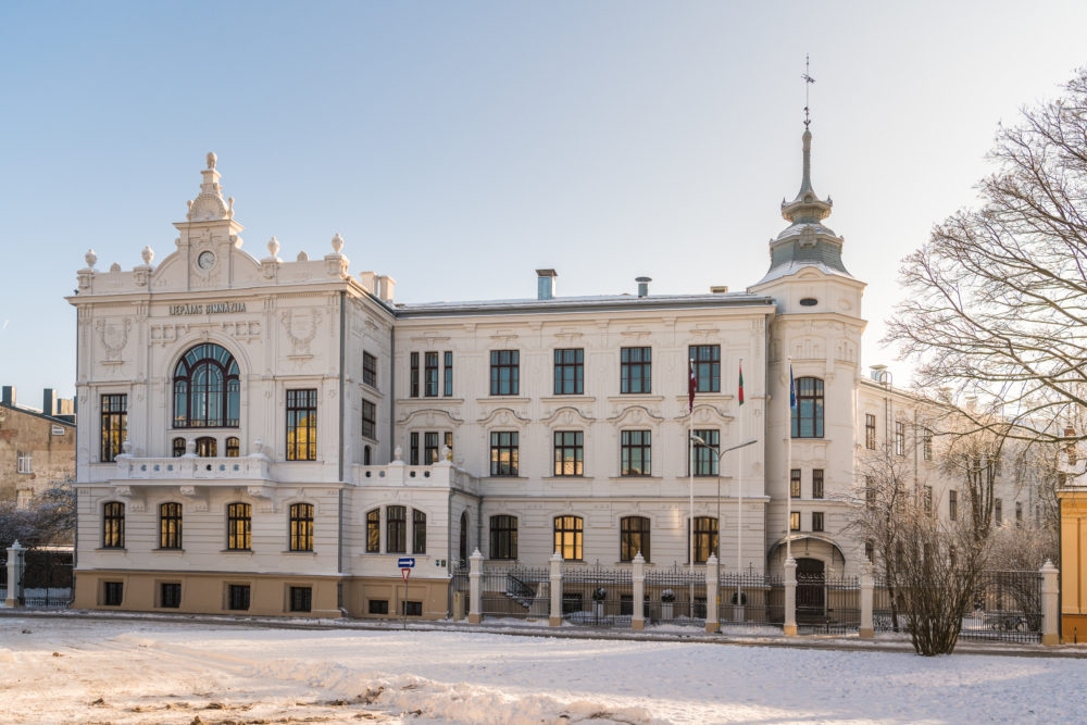 Liepājas Valsts 1.ģimnāzija Ausekļa ielā 9