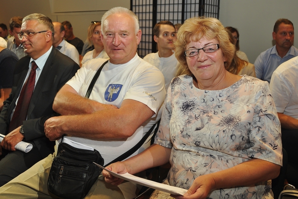 Priekules novada domes priekšsēdētāja Vija Jablonska 29. jūlijā Liepājā notikušajās Vides aizsardzības un reģionālās attīstības ministrijas organizētajās konsultācijās par ministrijas piedāvāto administratīvi teritoriālo reformu.
 
Autors: Dainis Ģelzis