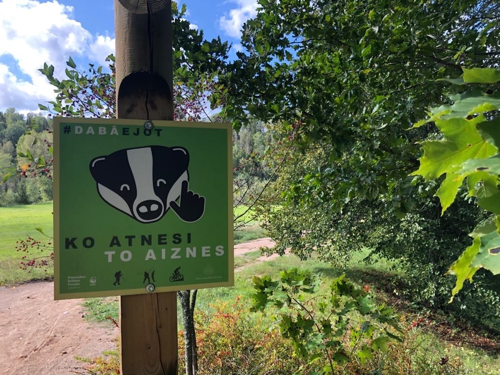 Dabas aizsardzības pārvalde aicina atpūtniekus, kuri, dodoties dabā, ņem līdzi pārtiku, pēc maltītes baudīšanas atcerēties par atkritumu savākšanu. 