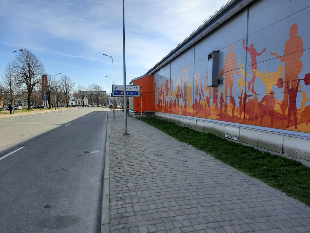Tagadējā autobusu pieturvieta pie Esperanto ielas tiks pārcelta blakus Ledushallei.