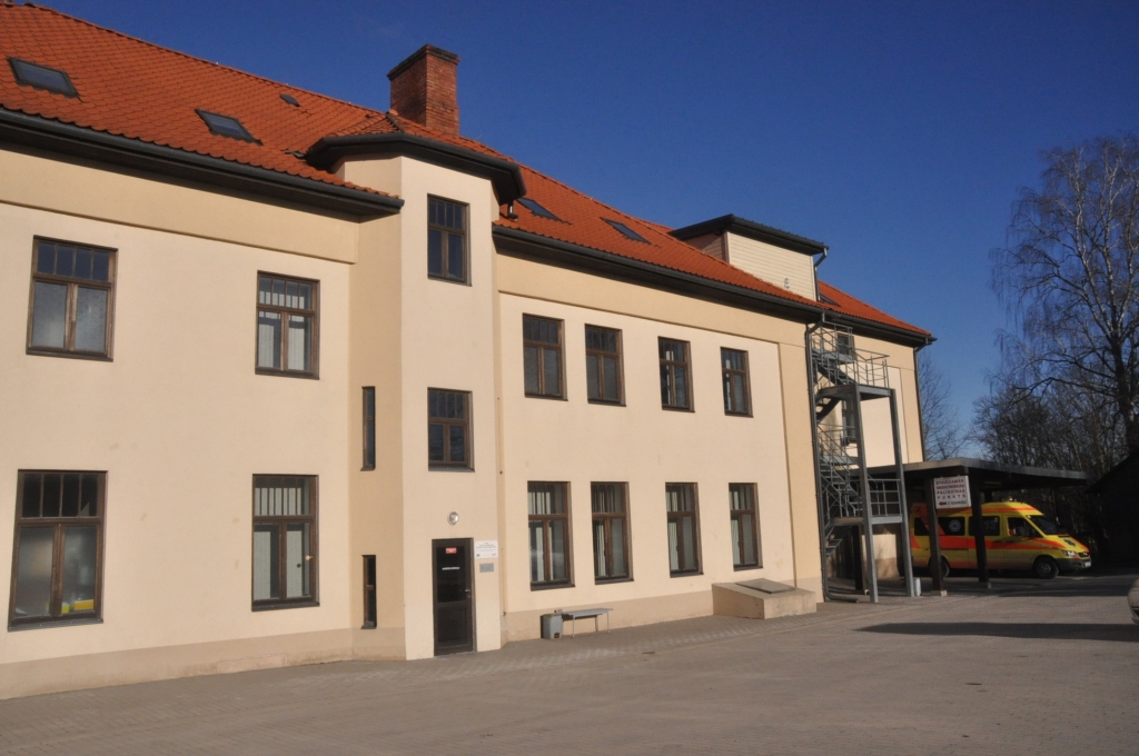Lielas pārmaiņas Liepājas rajona un novadu laikā piedzīvoja gan Aizputes, gan Priekules veselības aprūpes un medicīnas iestādes. Veselības ministrija gan norāda, ka veselības aprūpes nodrošinājumā administratīvi teritoriālajai reformai nav bijusi un nebūs nekādas ietekmes. 