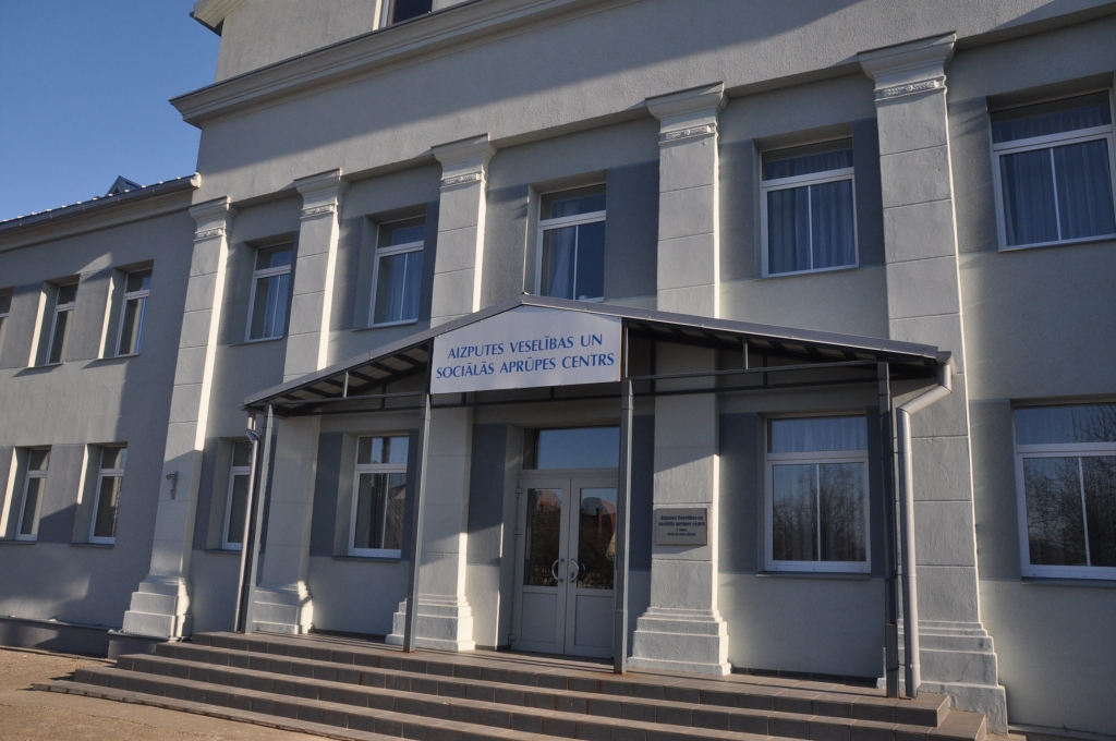 Lielas pārmaiņas Liepājas rajona un novadu laikā piedzīvoja gan Aizputes, gan Priekules veselības aprūpes un medicīnas iestādes. Veselības ministrija gan norāda, ka veselības aprūpes nodrošinājumā administratīvi teritoriālajai reformai nav bijusi un nebūs nekādas ietekmes. 