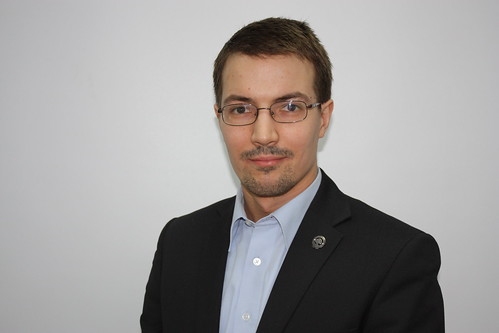 Papildu naudas piešķiršana izglītības sistēmas stiprināšanai problēmas tajā neatrisinās, jo arvien vairāk skolu direktoriem tiek iesniegti pedagogu atlūgumi, kam par iemesli kalpo nevis zemais atalgojums, bet gan pārslodze un izdegšana, šorīt intervijā TV3 raidījumam 