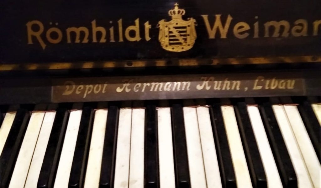 19. gs. beigās Vācijas firmā “Römhildt Weimar” ražotas klavieres.
Autors: Liepaja.lv